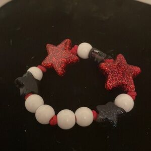 6” red white & blue beaded stackable stretch bracelet w/19 round & star beads